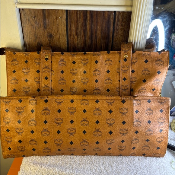 MCM Large Cognac Visetos Tote Shoulder Travel Carry on Tote EUC - Picture 5 of 17